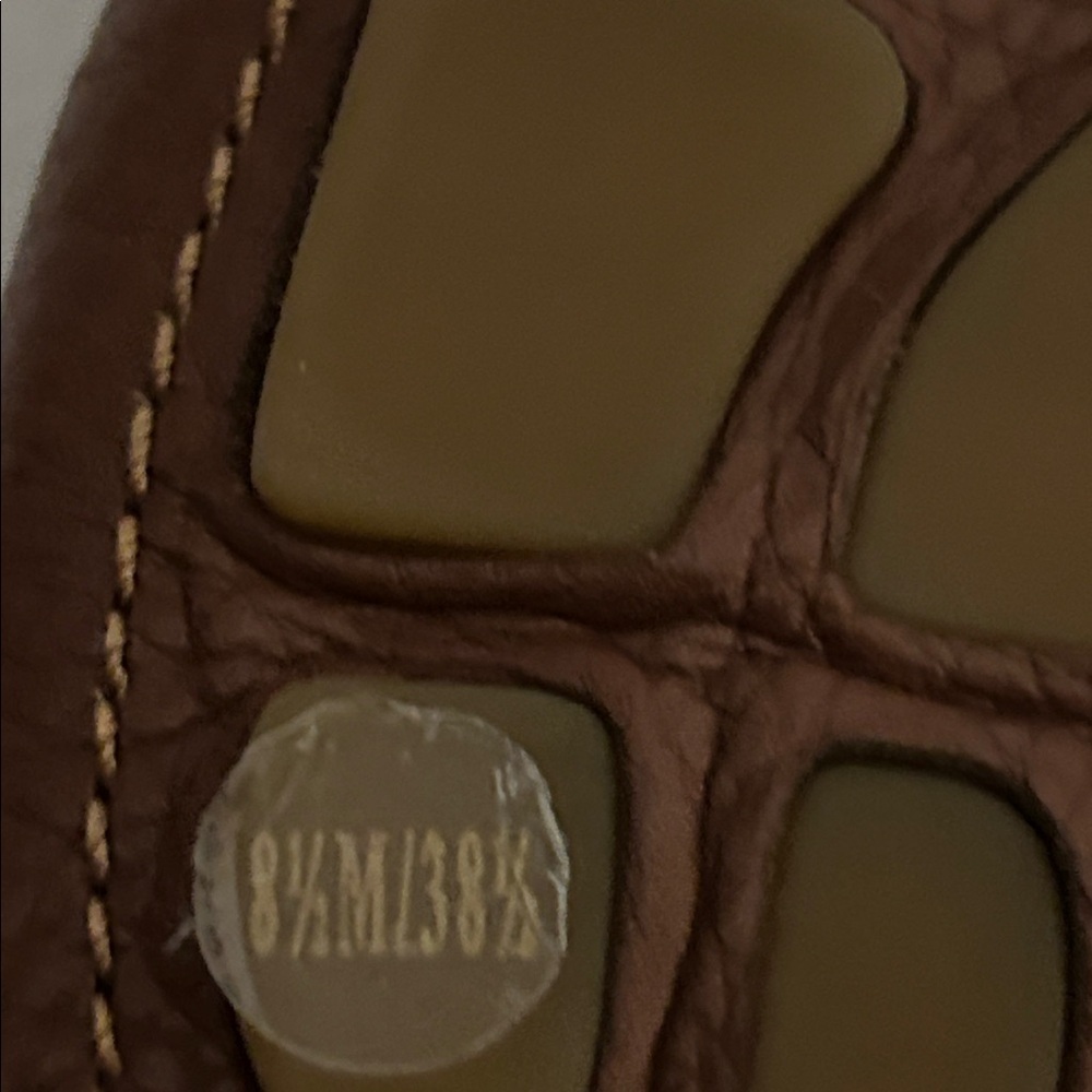 New never worn Vince Camuto brown Leather Loafers - Picture 4 of 7